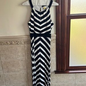 WHBM maxi dress! This thing hugs your curves and is SO flattering!